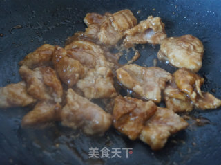 西芹炒肉片的做法步调：9