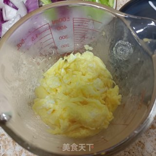 螺丝椒炒圆葱鸡蛋的做法步调：3