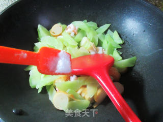 干贝烧虾仁炒莴笋的做法步调：12