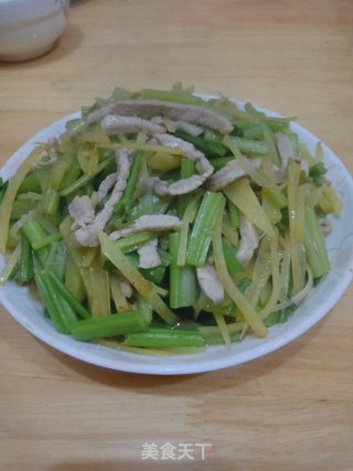 “浑肠食谱”西芹土豆丝的做法步调：11