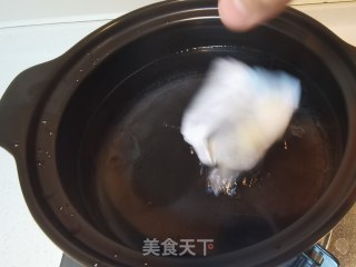 排骨汤炖竹荪的做法步调：4