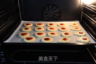 草莓酱饼干的做法步调：13