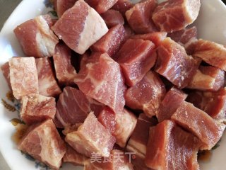 芋头炖牛肉的做法步调：3