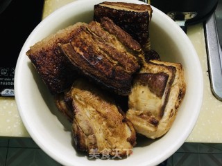 梅菜扣肉的做法步调：6