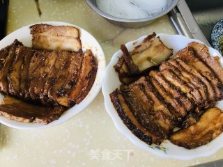 梅菜扣肉的做法步调：7