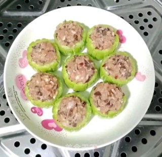 猪肉木耳酿苦瓜的做法步调：9