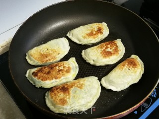 烫里青菜鸡蛋盒子的做法步调：13