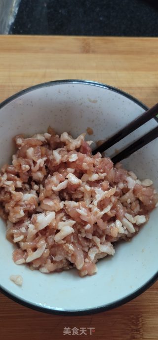 利剑菜猪肉火饺的做法步调：2