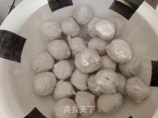 味删冬瓜鸡丸汤的做法步调：1