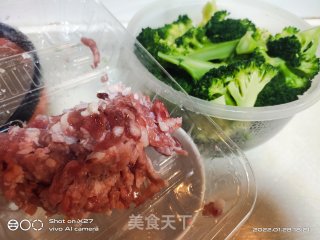 肉终烧西蓝花的做法步调：2