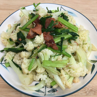 喷鼻芹油渣炒花菜的做法步调：8