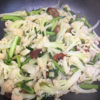 喷鼻芹油渣炒花菜的做法步调：7