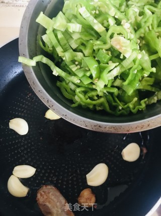 辣椒丝炒豆豉的做法步调：5