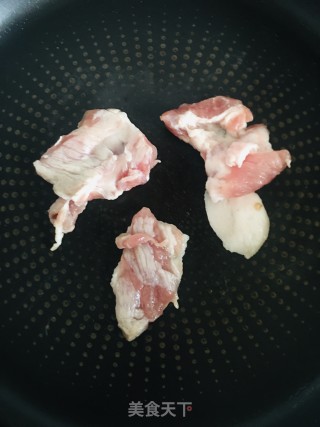 辣椒丝炒豆豉的做法步调：3