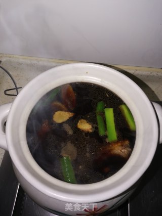 干豆角炖排骨配卤蛋的做法步调：4