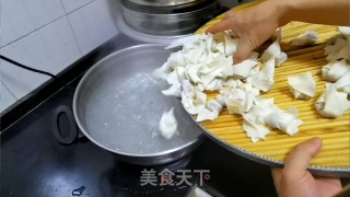 酸汤馄饨的做法步调：4