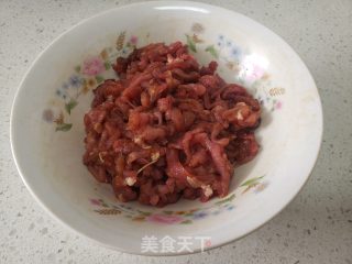 莙荙菜杆炒肉丝的做法步调：3
