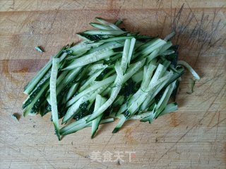 凉拌擀里皮的做法步调：13