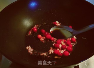 莓果炒年糕的做法步调：7