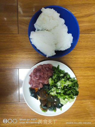 京彩肥肉粥的做法步调：1