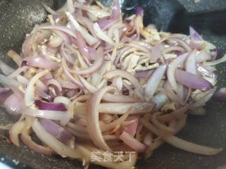 鸡肉炒洋葱的做法步调：4