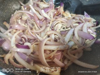 鸡肉炒洋葱的做法步调：6
