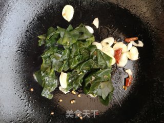 三七叶烧豆腐的做法步调：5