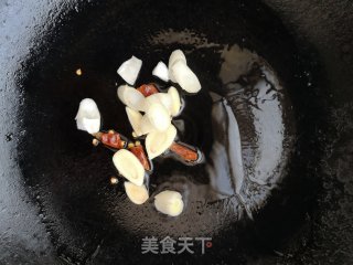 三七叶烧豆腐的做法步调：4