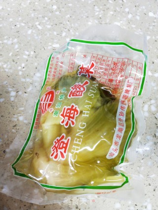 笋干酸菜炖肉的做法步调：3
