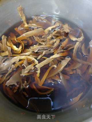 笋干酸菜炖肉的做法步调：9