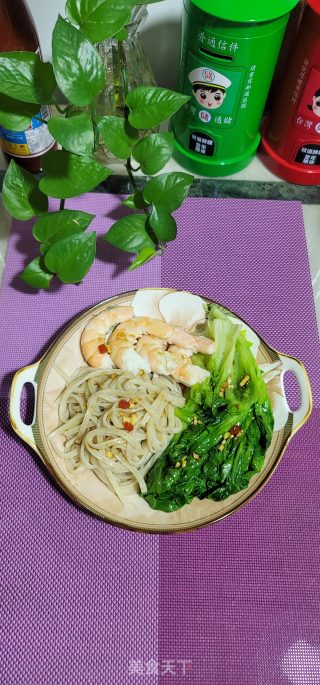 死菜年夜虾拌麦麸推里的做法步调：8