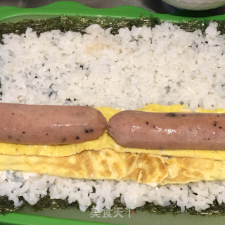 腊肠紫菜包饭的做法步调：8
