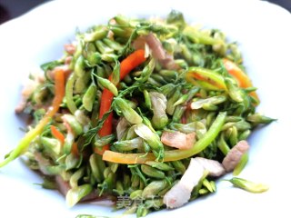 五花肉炒槐花的做法步调：13