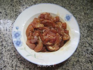 鸡腿肉炒夜着花的做法步调：6
