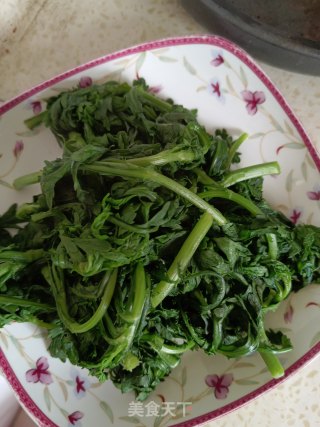 酱醋茼蒿的做法步调：4