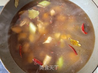 糯玉米土豆炖鸡腿的做法步调：11