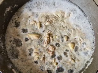糯玉米土豆炖鸡腿的做法步调：3