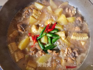 糯玉米土豆炖鸡腿的做法步调：20