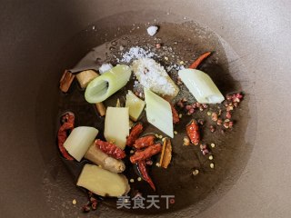 糯玉米土豆炖鸡腿的做法步调：5