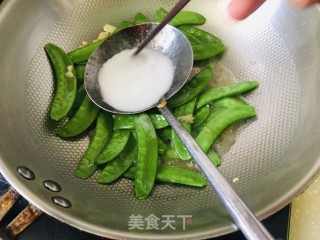 蒜喷鼻荷兰豆的做法步调：7