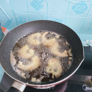 茴喷鼻炸年夜虾的做法步调：6