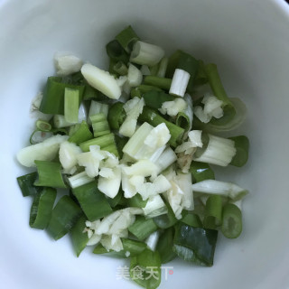 蒜蓉辣酱炒菜花的做法步调：2
