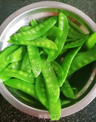 蒜蓉荷兰豆的做法步调：3