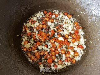 蒜苔木耳炒肉丝的做法步调：10