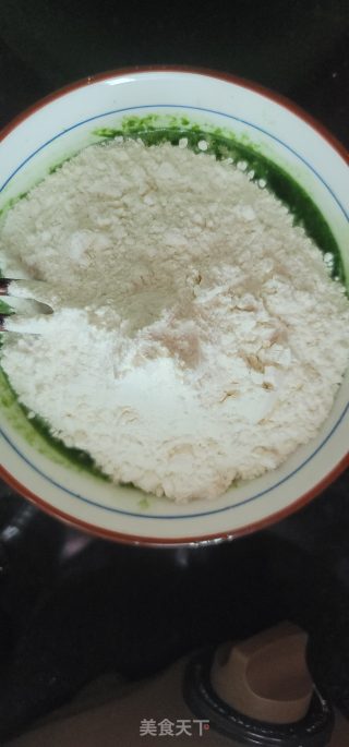 喷鼻煎艾草卷的做法步调：5