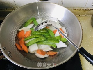 山药炒荷兰豆的做法步调：2