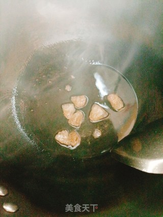 吃起去一面皆没有油腻的白烧肉的做法步调：2