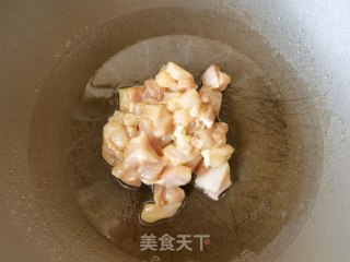 蒜苔炒鸡腿肉的做法步调：6