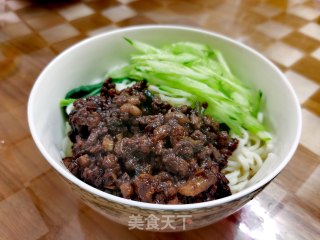 老北京炸酱里的做法步调：10