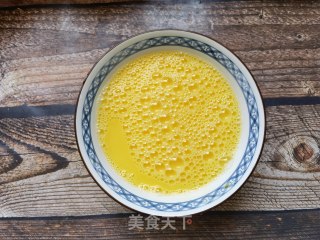 油泼鲍鱼鸡蛋羹的做法步调：2